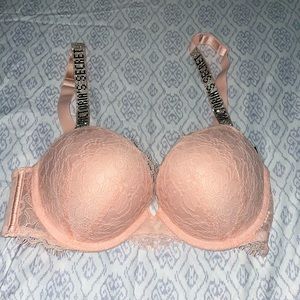 Brand new never worn bra but I took the tags off and never fitted me